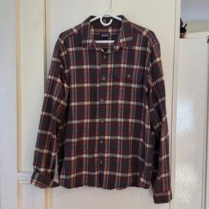 Patagonia Men's Long-Sleeved Lightweight Fjord Flannel Shirt - NWOT - large
